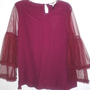 Ro & De blouse w/ lace ruffle sleeves